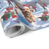 Papier Cadeau Cockapoo courant dans la neige avec un chapeau de (Coin rond)
