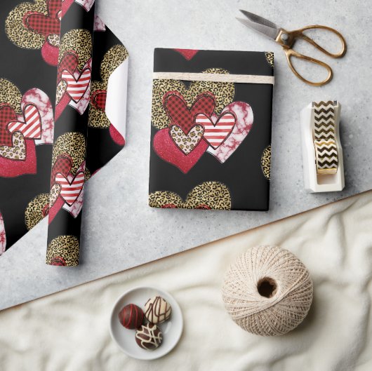 Papier Cadeau Cœurs sauvages multiples (Artisanat)