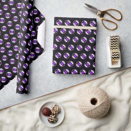 Papier Cadeau Cœurs violets battants en N&B (Artisanat)
