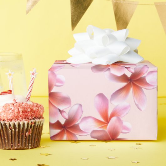 Papier Cadeau Conception de fleurs de frangipanier hawaïennes à (Fête d'anniversaire)