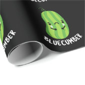 Papier Cadeau Concombre bleu Funny Sad Veggie Cucumber Pun Dark  (Coin rond)