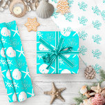 Papier Cadeau Côte Noël Starfish Sand Dollar Aqua<br><div class="desc">Le beau papier d'emballage de Noël côtier présente un motif d'étoiles de mer, de dollars de sable et de corail de parties scintillant dans un décor d'aqua et de blanc. *Si vous souhaitez que ce design soit disponible sur d'autres produits ou si vous avez besoin d'aide, veuillez me contacter par...</div>