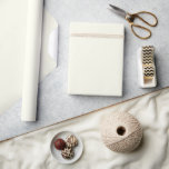 Papier Cadeau Couleur solide ivoire<br><div class="desc">Papier d'emballage couleur solide dans une grande variété de couleurs pour tous vos cadeaux de mariage et de douche. Les couleurs pour 2025 sont foncées et audacieuses et c'est ce que vous trouverez dans mes derniers designs avec des noms de couleurs de différentes entreprises de design.</div>