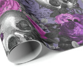 Papier Cadeau Crânes et Roses pourpres sur le violet clair (Coin rond)