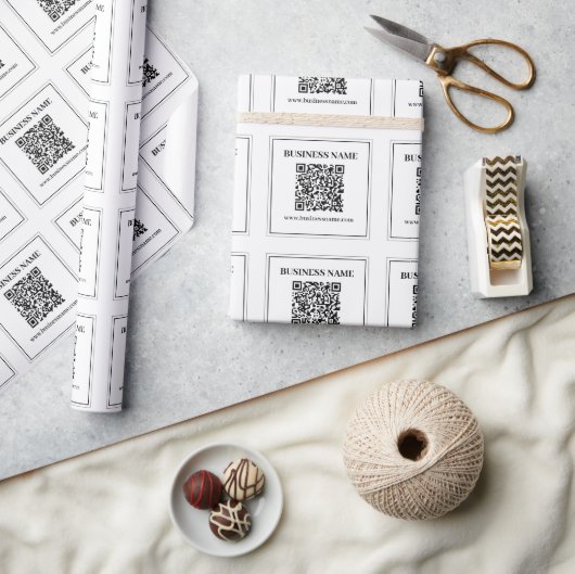 Papier Cadeau Créer un code QR scannable | Noir & Blanc (Artisanat)