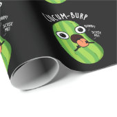 Papier Cadeau Cucum-burp Blague de Concombre Drôle Fond Sombre (Coin rond)