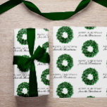 Papier Cadeau Custom Text<br><div class="desc">Un emballage cadeau de Noël moderne et personnalisé,  avec des couronnes d'aquarelle verte avec "Joyeux Noël" ou "Joyeux Fêtes" (ou tout autre texte) avec le nom de votre famille.</div>