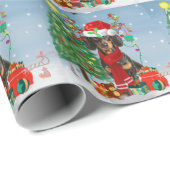 Papier Cadeau Dachshund Chien en neige avec cadeaux de Noël (Coin rond)