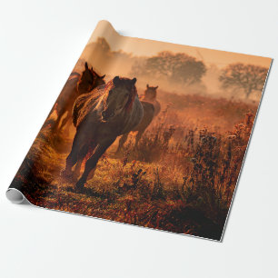 Papier Cadeau des chevaux koniks sauvages qui sont arrivés tout