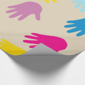 Papier Cadeau Des mains partout dans le monde emballer du papier (Coin)