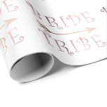 Papier Cadeau design élégant faux rose or mariée tribu<br><div class="desc">Design tendance et élégant représentant un texte "mariée tribu" en or faux rose et une flèche. Vous pouvez customiser le produit en choisissant la couleur arrière - plan.</div>