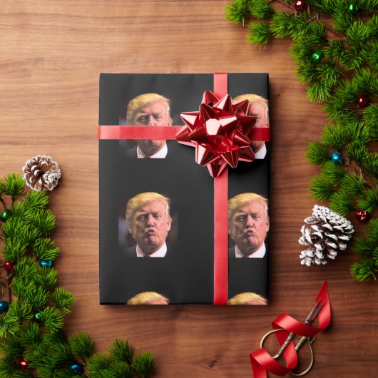 PAPIER CADEAU DONALD TRUMP KISS TOUS LES OUTILS D'OCCASION PAPIE (Cadeau de vacances)