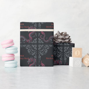 Papier Cadeau Dragon noir fantaisiste en damas rouge pour une fê