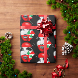 Papier Cadeau Drapeau et carte du Liban sur le visage de la fill