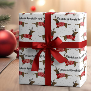 Papier Cadeau Drôle de dachshund à travers la neige de Noël