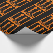 Papier Cadeau Drôle signe 'This way up' (Coin)