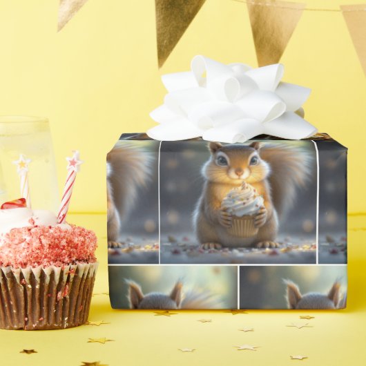 Papier Cadeau Écureuil D'Anniversaire Avec Cupcake (Fête d'anniversaire)