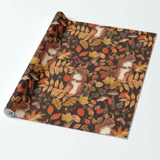 Papier Cadeau Écureuils automnaux et flore sur brun foncé (Déroulé)