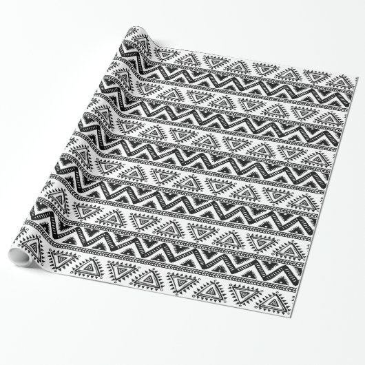Papier Cadeau Élégant Motif tribal noir et blanc (Déroulé)
