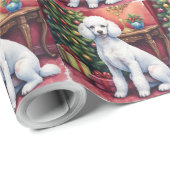 Papier Cadeau Elegant Poodle Beside Christmas Tree Holiday Dog (Coin rond)