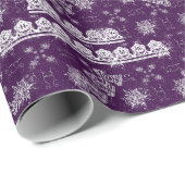 Papier Cadeau Élégants flocons de neige sur Noël pourpre (Coin rond)