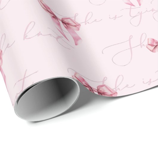 Papier Cadeau Elle noue le nœud rose Bridal Shower (Coin rond)