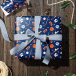 Papier Cadeau Enfants Motif d'équipement sportif sur Blue Annive<br><div class="desc">Ce motif d'équipement sportif amusant pour enfants a des balles de football, des balles de football, des balles de baseball, des balles de volley, des bâtons et des chaussettes de hockey, et des chauves-souris de baseball. L'équipement sportif a un arrière - plan de bleu foncé. Il fait un grand ajout...</div>