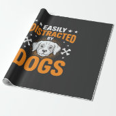 Papier Cadeau Facilement Distrait Par Les Chiens (Déroulé)