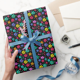Papier Cadeau Faisceaux multicolores sur un arrière - plan noir