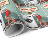 Papier Cadeau Femme rétro avec aide Lave-linge Recherchée (Coin rond)