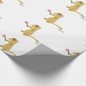 Papier Cadeau Ferret tenant un papier d'enveloppement de fleurs (Coin)