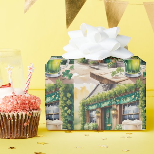 Papier Cadeau Fête de la Saint-Patrick au bar pub (Fête d'anniversaire)