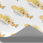 Papier Cadeau Fête des mariées citrons et fleurs<br><div class="desc">Elle a trouvé Main Squeeze Fête des mariées Wrapping Papier est créé par szdesign. La structure de conception est basée sur d'impressionnantes tranches de citron aux frontières pour répondre à un thème de douche nuptiale assez commun. Ce modèle de sac de douche nuptiale combine deux polices différentes pour un look...</div>