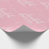 Papier Cadeau Fête des mariées moderne rose blanc script calligr (Coin)