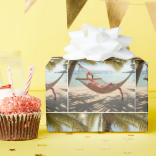 Papier Cadeau Flamant rose se prélassant dans un hamac