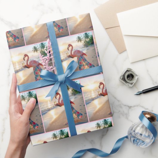 Papier Cadeau Flamingo In a Skirt Holding a Champagne Flute (Cadeaux)