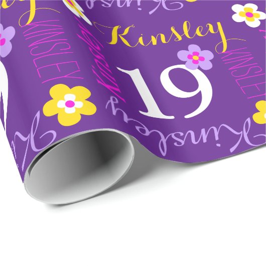 Papier Cadeau Fleur nom personnalisé âge 19e anniversaire violet (Coin rond)
