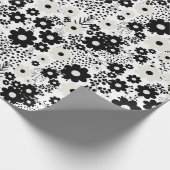Papier Cadeau Fleurs beige et noire (Coin)