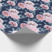 Papier Cadeau Fleurs blanches et roses sur bleu foncé. (Coin)