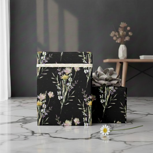 Papier Cadeau Fleurs sauvages floraux noirs modernes