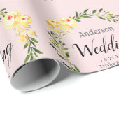 Papier Cadeau Fleurs W/C Jaunes Noms et Mariage rose pâle Date (Coin rond)