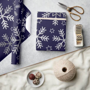 Papier Cadeau Flocons d'argent et étoiles sur fond bleu de nuit 