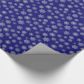 Papier Cadeau Flocons de neige argentés sur un arrière - plan (Coin)