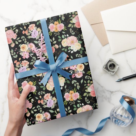 Papier Cadeau Floral Boho d'été sur noir (Cadeaux)