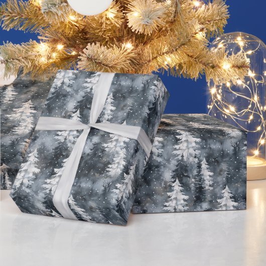 Papier Cadeau Forêt neigeuse avec arbres bleus foncés (Vacances)