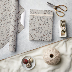 Papier Cadeau Forêt scandinave hivernale avec des animaux aux to