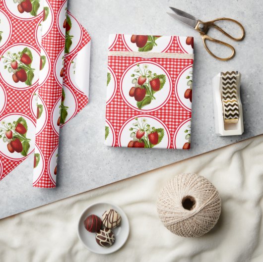 Papier Cadeau Fraises et En vichy rouge (Artisanat)