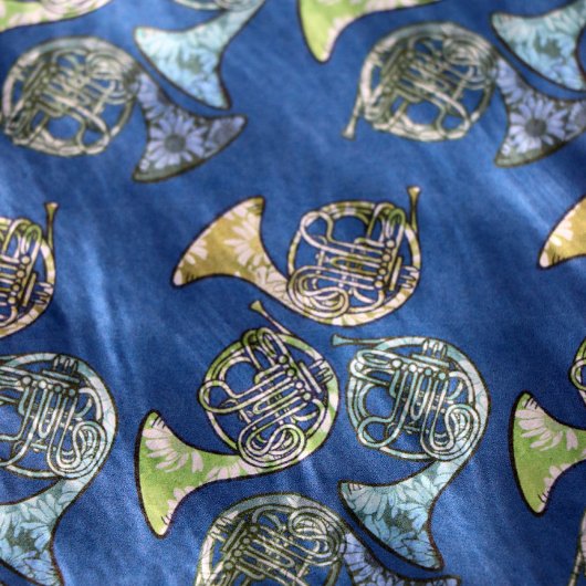 Papier Cadeau French Horns Daisy Classe de groupe