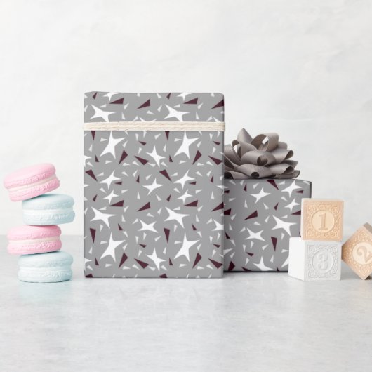 Papier Cadeau Géométrie subtile : Étoiles et Triangles – Gris (Baby Shower)
