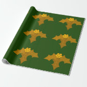 Papier Cadeau Gold Holly sur papier d'enveloppement vert foncé (Déroulé)